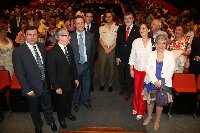 Un centenar de alumnos reciben sus diplomas en la clausura de curso de la Ctedra Interegeneracional