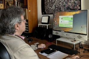 El investigador Francisco Villalobos haciendo uso de FertiliCalc